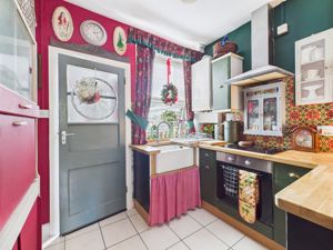 Kitchen- click for photo gallery